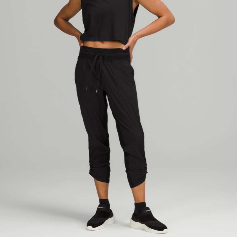 Lululemon Dance Studio 25” Mid-Rise Crop Joggers in Black